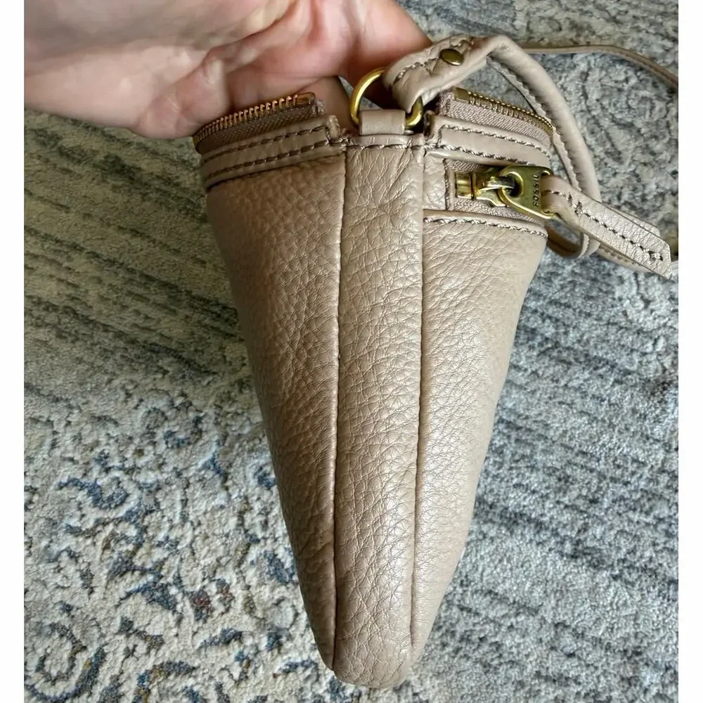 Fossil Erin Top Zip Tan Pebbled Genuine Leather Small Crossbody Bag